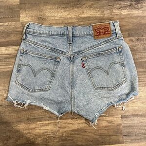 Levi’s 501 Woman’s Light Wash Thick Sturdy Denim Multi Button Cutoff Shorts 28